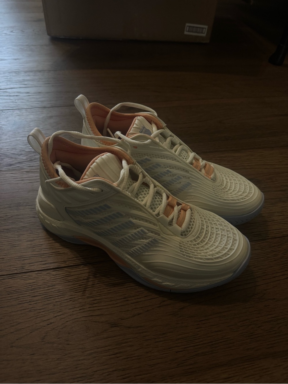 Women’s Tennis Shoes